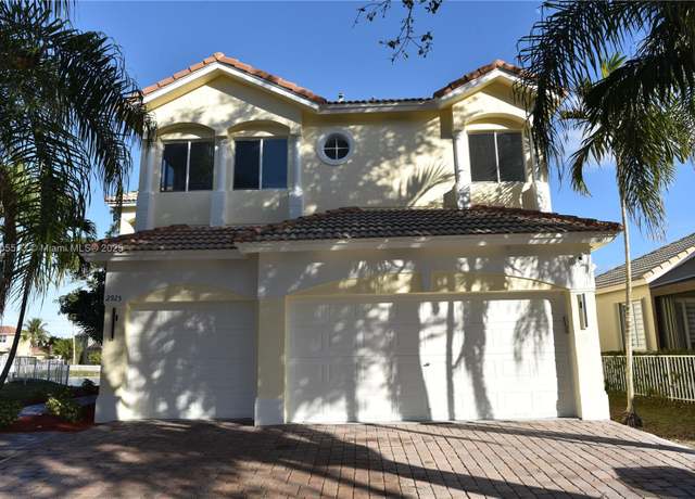 Property at 2925 SW 133rd Ave, Miramar, FL 33027, 6 beds, 3 baths