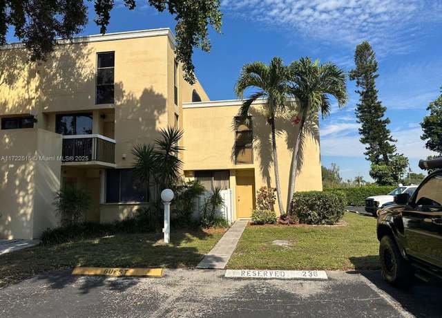 Property at 2801 SW 87th Ave #1005, Davie, FL 33328, 3 beds, 2.5 baths