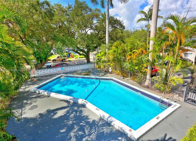 Property at 95 Edgewater Dr #206, Coral Gables, FL 33133, 2 beds, 1 bath
