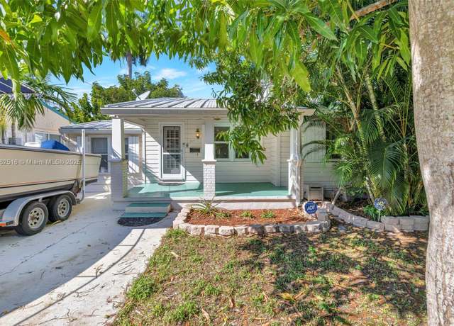 Property at 217 SE 10th St, Fort Lauderdale, FL 33316, 2 beds, 1 bath
