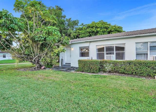 Property at 950 NE 113th St, Biscayne Park, FL 33161, 3 beds, 2.5 baths
