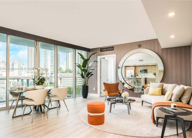Property at 185 SW 7th St #803, Miami, FL 33130, 2 beds, 2.5 baths
