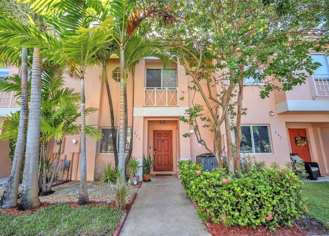 Property at 632 NW 208th Ter, Pembroke Pines, FL 33029, 2 beds, 2.5 baths