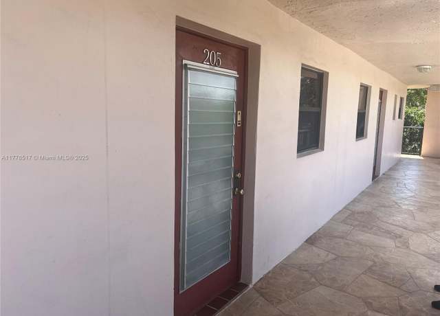 Property at 10123 Sunrise Lakes Blvd #205, Sunrise, FL 33322, 1 bed, 1.5 baths