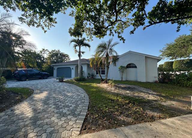 Property at 11800 SW 48th St, Cooper City, FL 33330, 3 beds, 2 baths