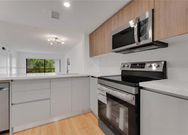 Property at 10227 NW 9th St Cir Unit 304-3, Miami, FL 33172, 2 beds, 2 baths