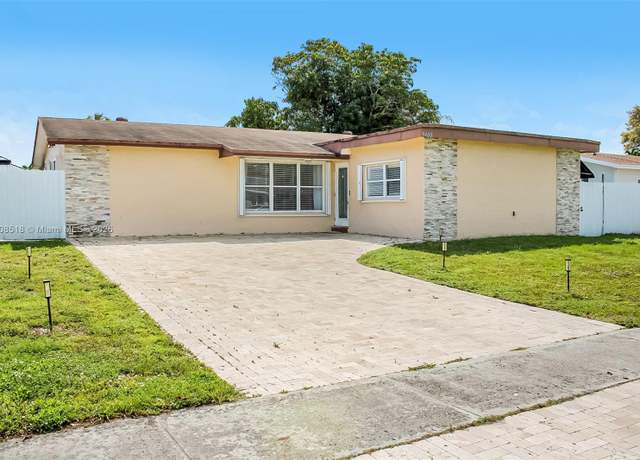 Property at 9400 NW 13th St, Pembroke Pines, FL 33024, 3 beds, 2 baths