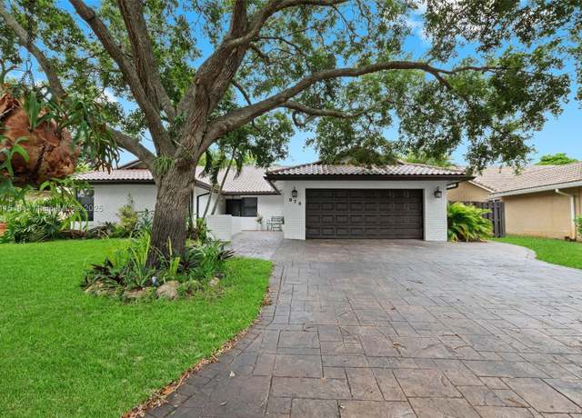 Property at 875 NW 108th Ln, Coral Springs, FL 33071, 4 beds, 2.5 baths