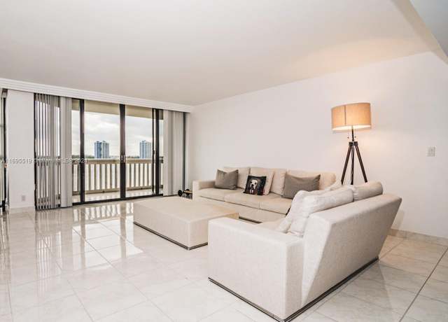 Property at 1000 Island Blvd #802, Aventura, FL 33160, 3 beds, 2.5 baths