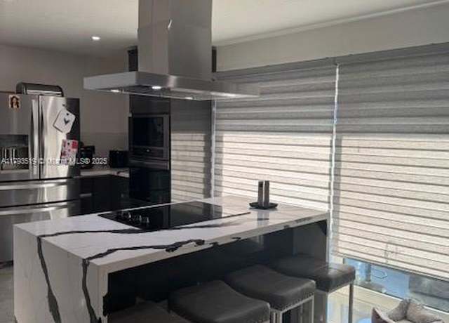 Property at 18888 NW 52nd Pl #18888, Miami Gardens, FL 33055, 3 beds, 2.5 baths
