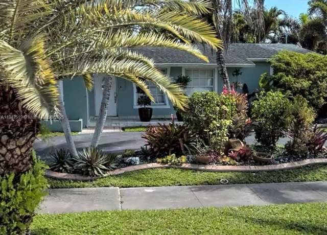 Property at 1621 SW 93rd Ct, Miami, FL 33165, 3 beds, 2 baths
