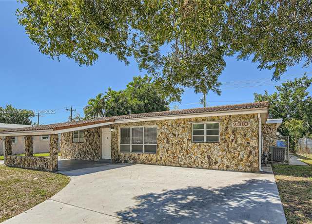 Property at 2310 N 65th Way, Hollywood, FL 33024, 3 beds, 2 baths