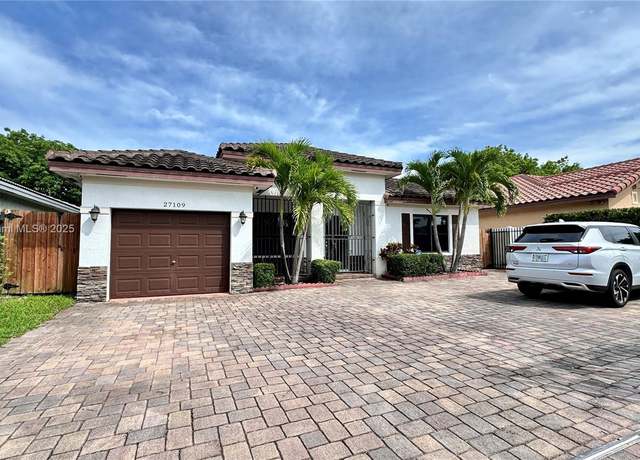 Property at 27109 SW 133rd Ct, Homestead, FL 33032, 3 beds, 2.5 baths