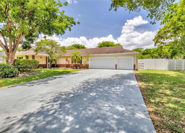 Property at 14630 SW 147th Ct, Miami, FL 33196, 4 beds, 2 baths