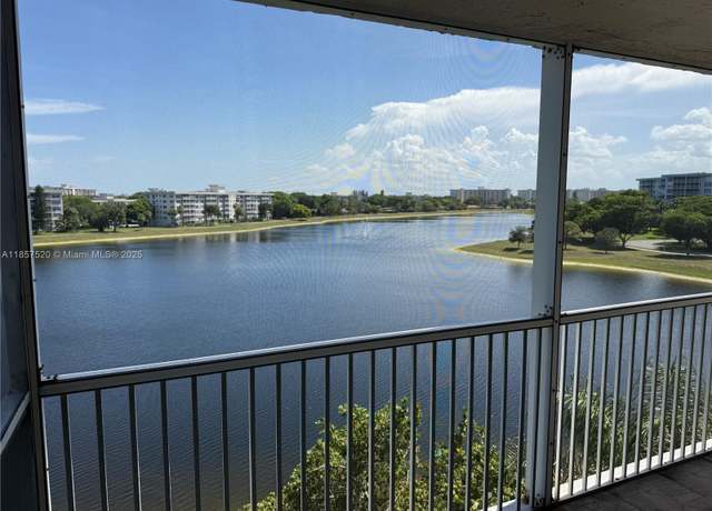 Property at 2900 N Course Dr #609, Pompano Beach, FL 33069, 3 beds, 2.5 baths