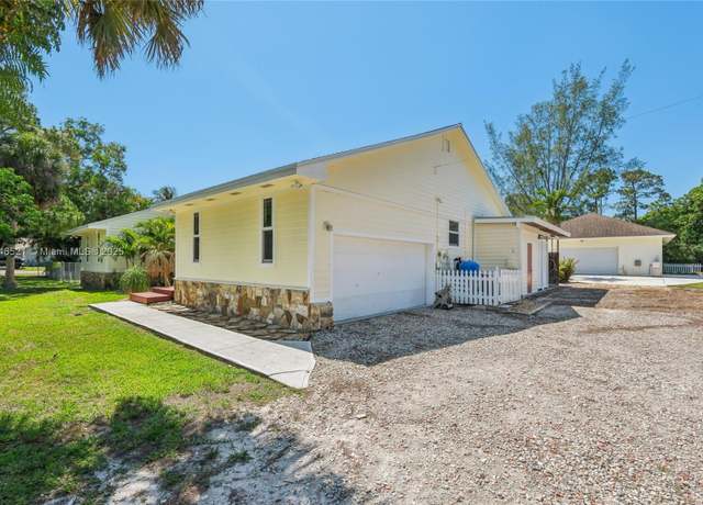 Property at 11352 Persimmon Blvd, West Palm Beach, FL 33411, 4 beds, 3.5 baths