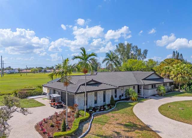 Property at 19640 W Saint Andrews Dr, Hialeah, FL 33015, 5 beds, 3 baths