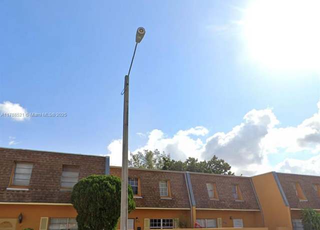 Property at 2652 NW 60th Way #175, Sunrise, FL 33313, 3 beds, 2.5 baths