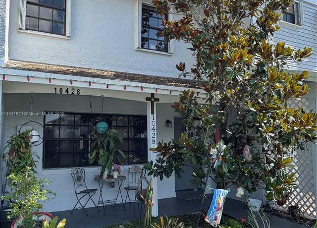 Property at 10428 NW 3rd St, Pembroke Pines, FL 33026, 2 beds, 2.5 baths