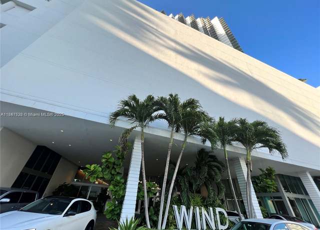 Property at 350 S Miami Ave #1907, Miami, FL 33130, 1 bed, 1 bath