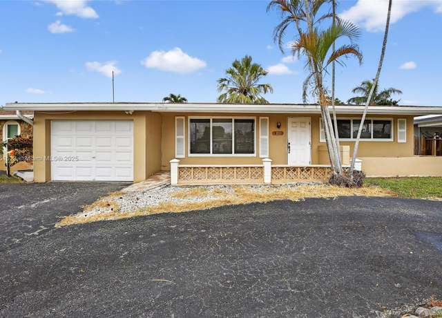Property at 8941 NW 26th Pl, Sunrise, FL 33322, 2 beds, 2 baths