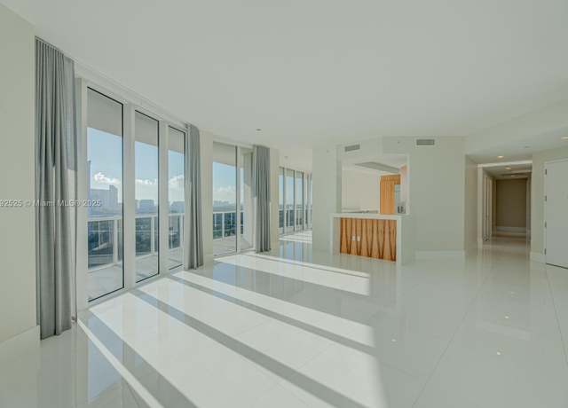 Property at 4100 Island Blvd #1402, Aventura, FL 33160, 3 beds, 3.5 baths