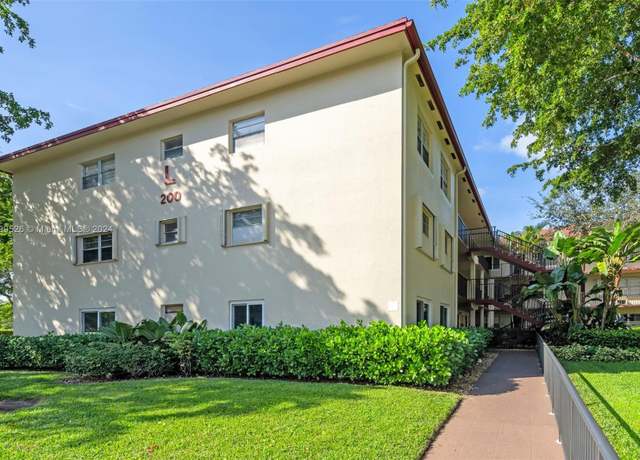 Property at 200 SW 132nd Way Unit 211L, Pembroke Pines, FL 33027, 2 beds, 1.5 baths