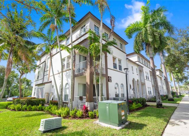 Property at 4435 SW 160th Ave #104, Miramar, FL 33027, 3 beds, 2.5 baths