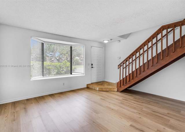 Property at 10202 SW 77th Ct, Miami, FL 33156, 2 beds, 2.5 baths