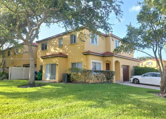 Property at 10161 SW 21st St, Miramar, FL 33025, 3 beds, 2.5 baths