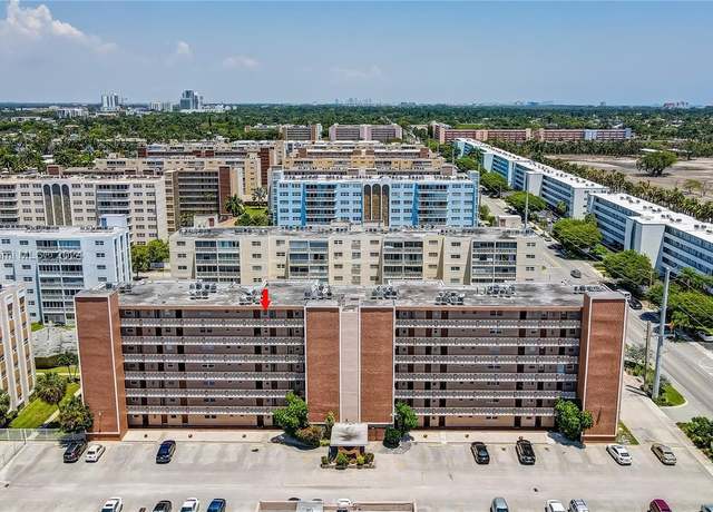 Property at 301 NE 14th Ave #703, Hallandale Beach, FL 33009, 1 bed, 1.5 baths