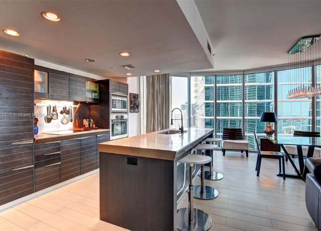 Property at 200 Biscayne Boulevard Way #3901, Miami, FL 33131, 2 beds, 2.5 baths