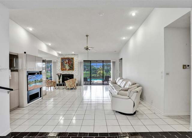 Property at 8218 NW 85th Ave, Tamarac, FL 33321, 3 beds, 2 baths