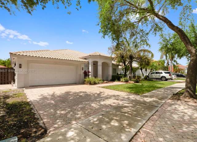 Property at 6216 NW 113th Ct, Doral, FL 33178, 3 beds, 2 baths
