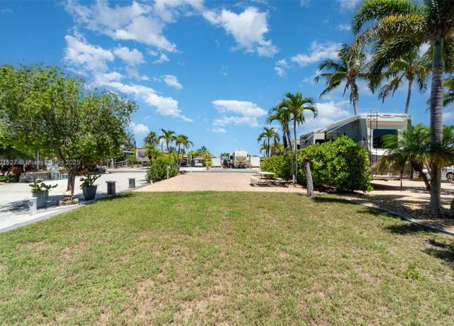 Property at 624 Barracuda Bnd, Fort Myers, FL 33931