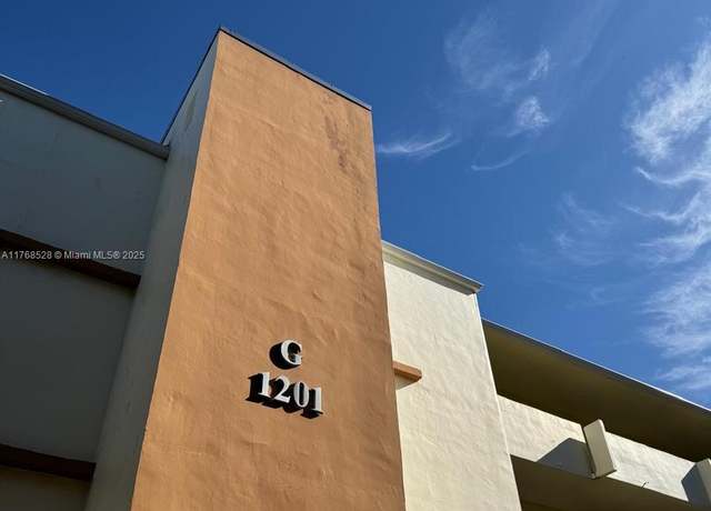 Property at 1201 NE 191st St Unit G313, Miami, FL 33179, 1 bed, 1.5 baths