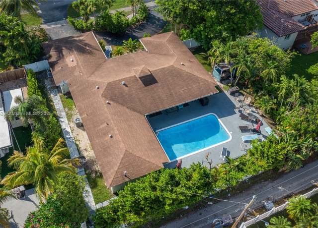 Property at 416 N Rainbow Dr, Hollywood, FL 33021, 5 beds, 3 baths