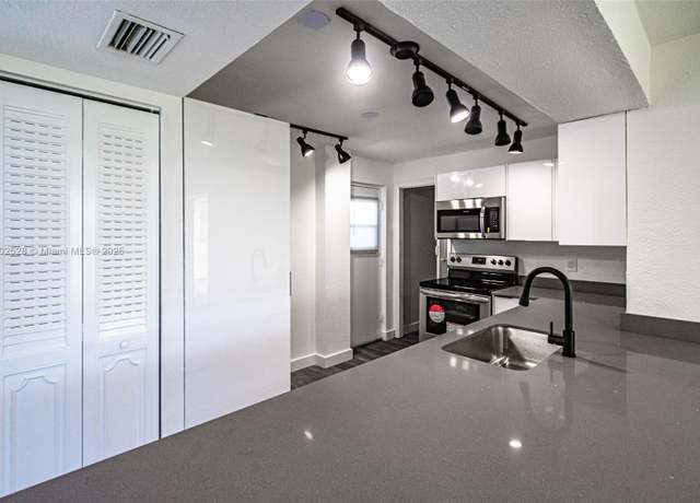 Property at 250 NW 67th St #322, Boca Raton, FL 33487, 3 beds, 2 baths