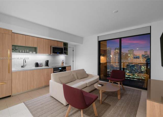 Property at 159 NE 6th St #3105, Miami, FL 33132, 2 beds, 2 baths