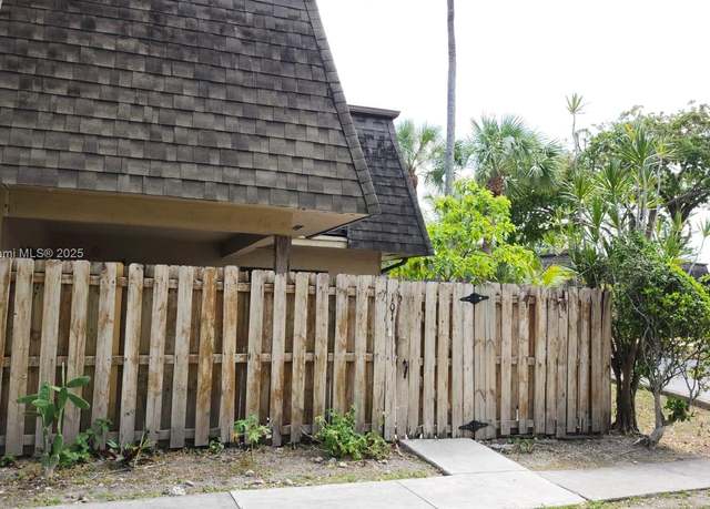 Property at 14293 SW 94th Cir Ln Unit 101-27, Miami, FL 33186, 3 beds, 2.5 baths