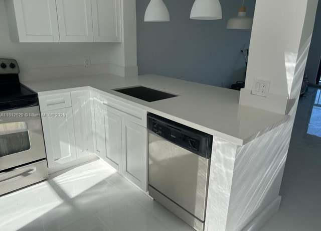 Property at 5200 NW 31st Ave #14, Fort Lauderdale, FL 33309, 1 bed, 1 bath