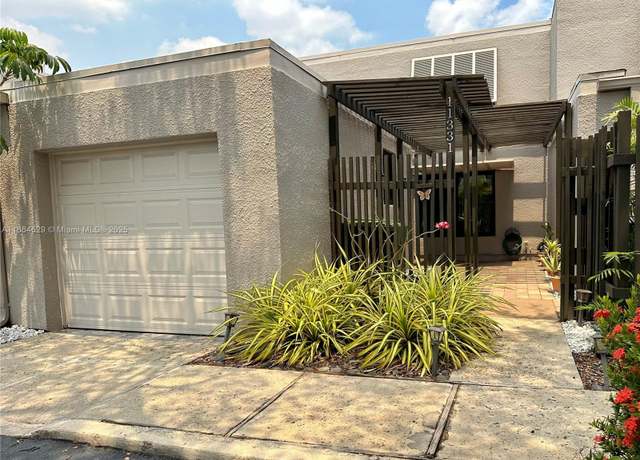 Property at 11331 NW 15th Ct, Pembroke Pines, FL 33026, 3 beds, 2.5 baths