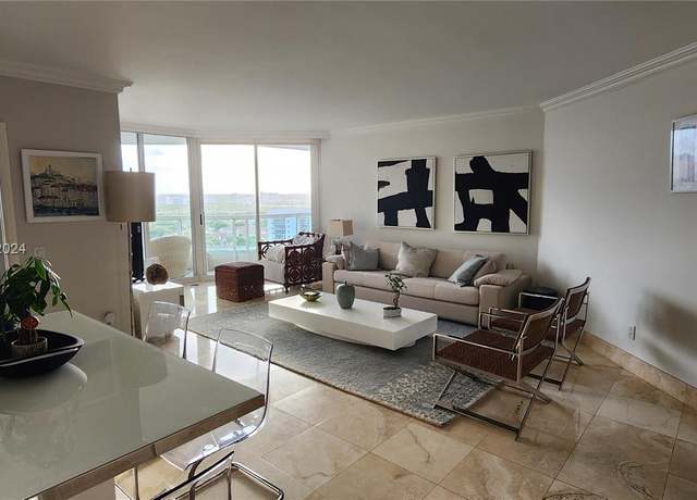 Property at 21205 Yacht Club Dr #2005, Aventura, FL 33180, 3 beds, 2 baths