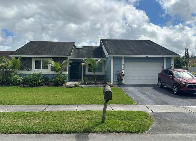Property at 1614 N Goldeneye Ln, Homestead, FL 33035, 3 beds, 2 baths