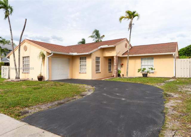 Property at 550 Auburn Way, Davie, FL 33325, 3 beds, 2 baths