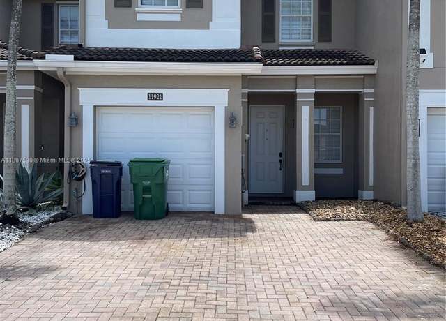 Property at 11921 SW 153rd Pl, Miami, FL 33196, 3 beds, 2.5 baths