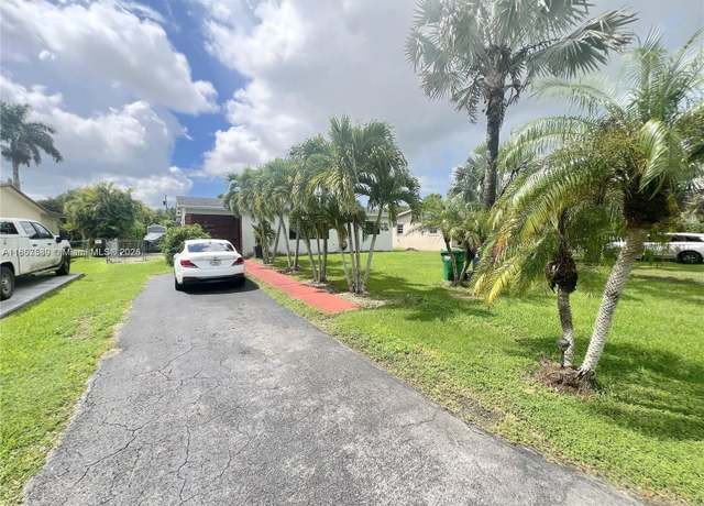Property at 17230 SW 301st St, Homestead, FL 33030, 3 beds, 1 bath