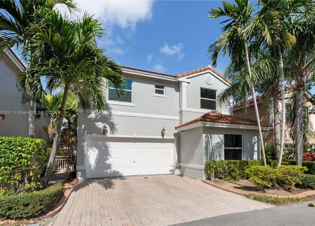 Property at 920 Scarlet Oak Ter, Hollywood, FL 33019, 4 beds, 2.5 baths