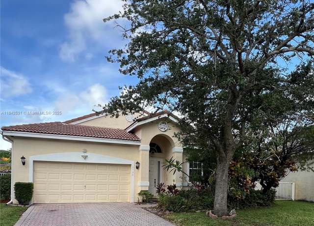 Property at 2130 NW 166th Ave, Pembroke Pines, FL 33028, 3 beds, 2 baths