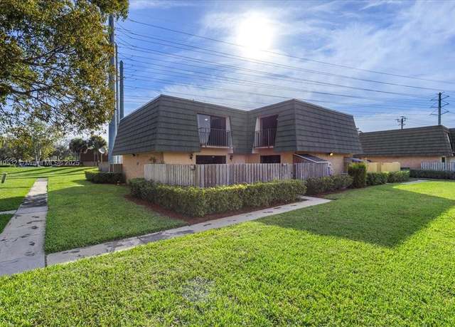 Property at 4517 45th Way, West Palm Beach, FL 33407, 2 beds, 2.5 baths